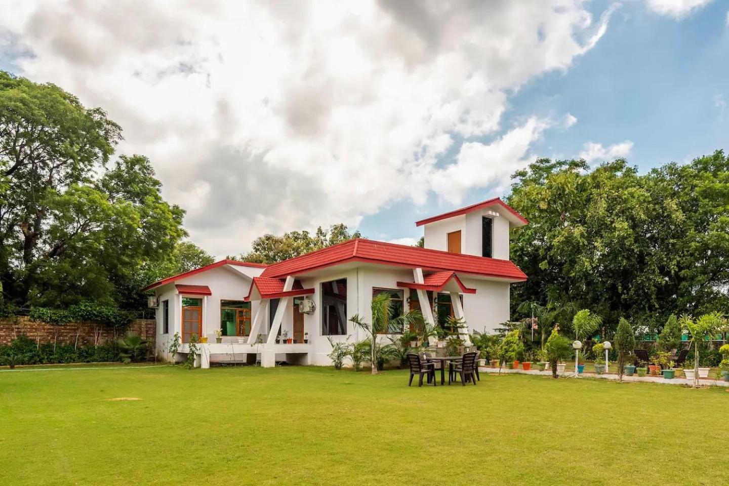 Stone Bridge Villa Гургаон Экстерьер фото